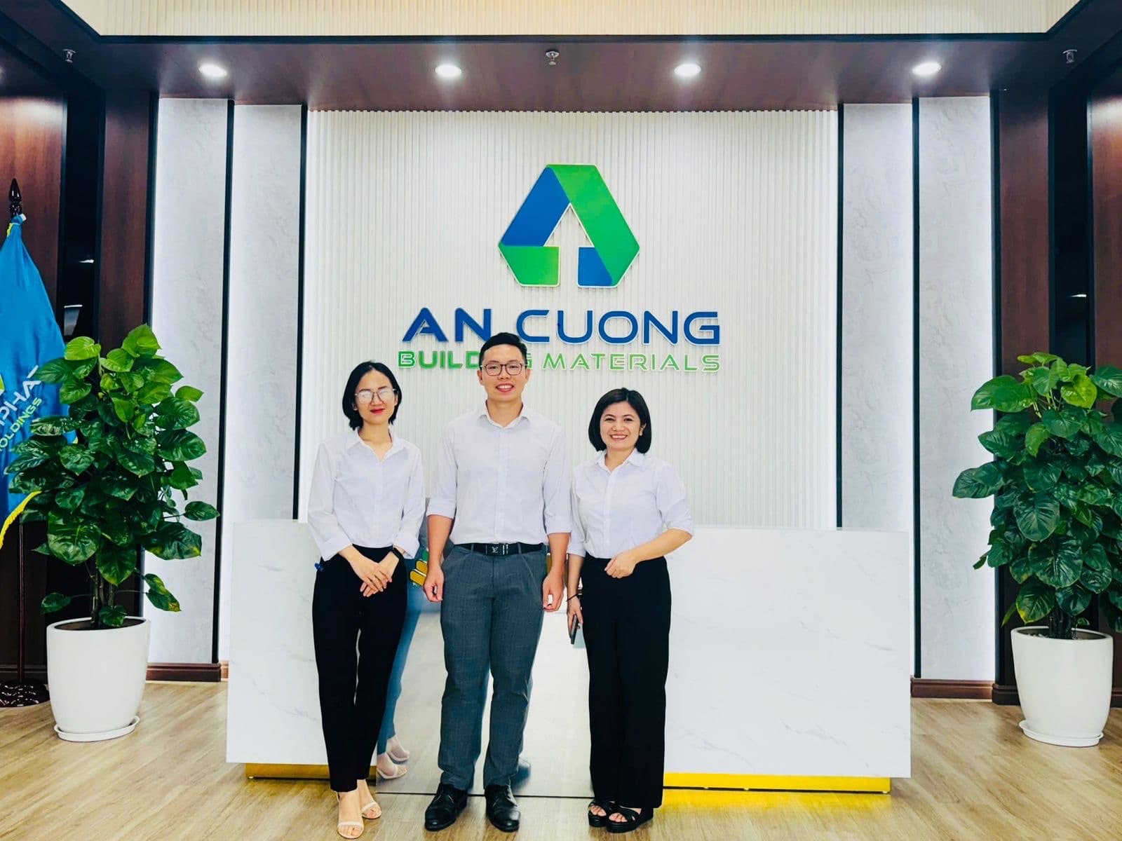 Lekker CEO with client and vendor during an on-site factory visit